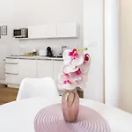 Cozy 아파트