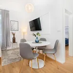 Cozy 아파트