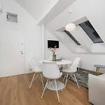 Cozy 아파트 *